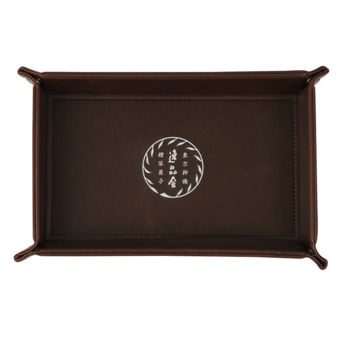 ダークブラウン