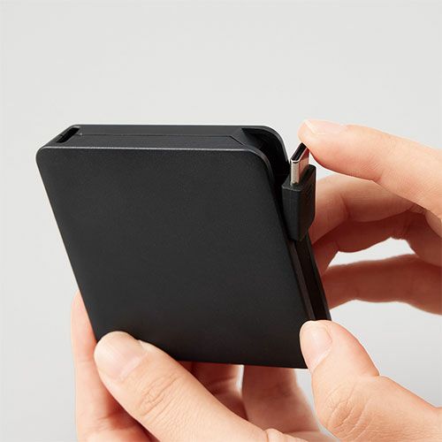 コードインモバイルチャージャー 2000Ah