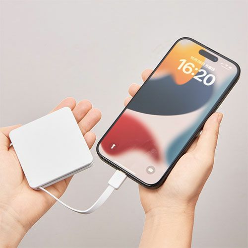 コードインモバイルチャージャー 2000Ah