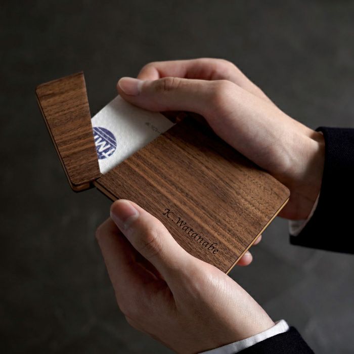 スタイリッシュ木製名刺入れ