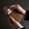 スタイリッシュ木製名刺入れ